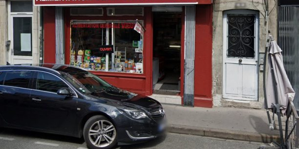 local commercial à PAU (64000)